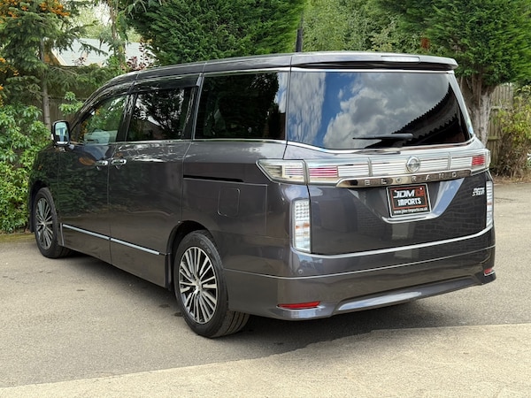Used Nissan Elgrand 2014 for sale - 76056393: Photo 8