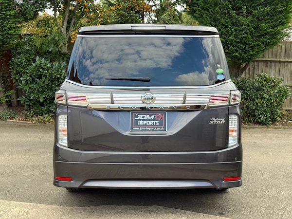 Used Nissan Elgrand 2014 for sale - 76056393: Photo 9