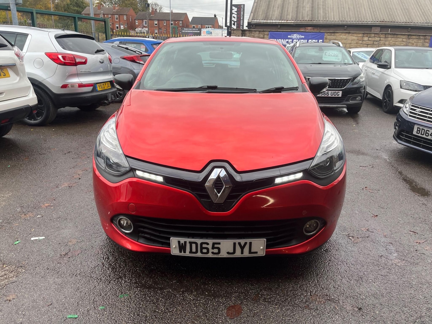 Used Renault Clio 2015 for sale - 76431854: Photo 2