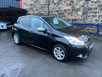 Used Peugeot 208 2014 for sale - 76964396: Photo
