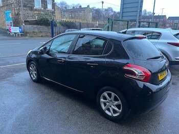Used Peugeot 208 2014 for sale - 76964396: Photo