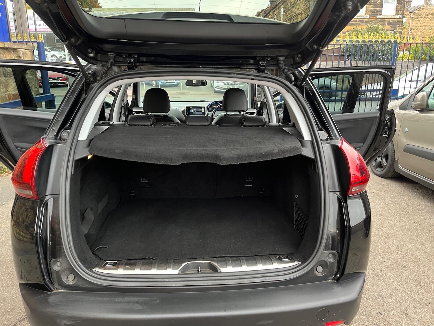Used Peugeot 2008 2016 for sale - 76306140: Photo 8
