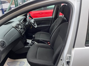 Used Dacia Sandero 2017 for sale - 77387287: Photo