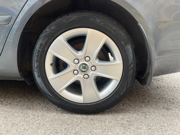 Used Skoda Octavia 2010 for sale - 76138390: Photo 11