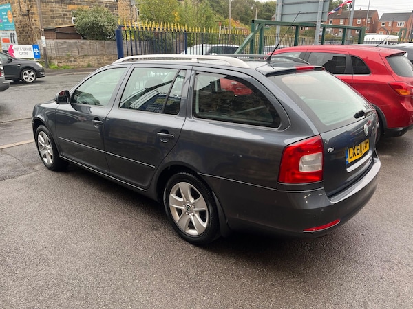 Used Skoda Octavia 2010 for sale - 76138390: Photo 2