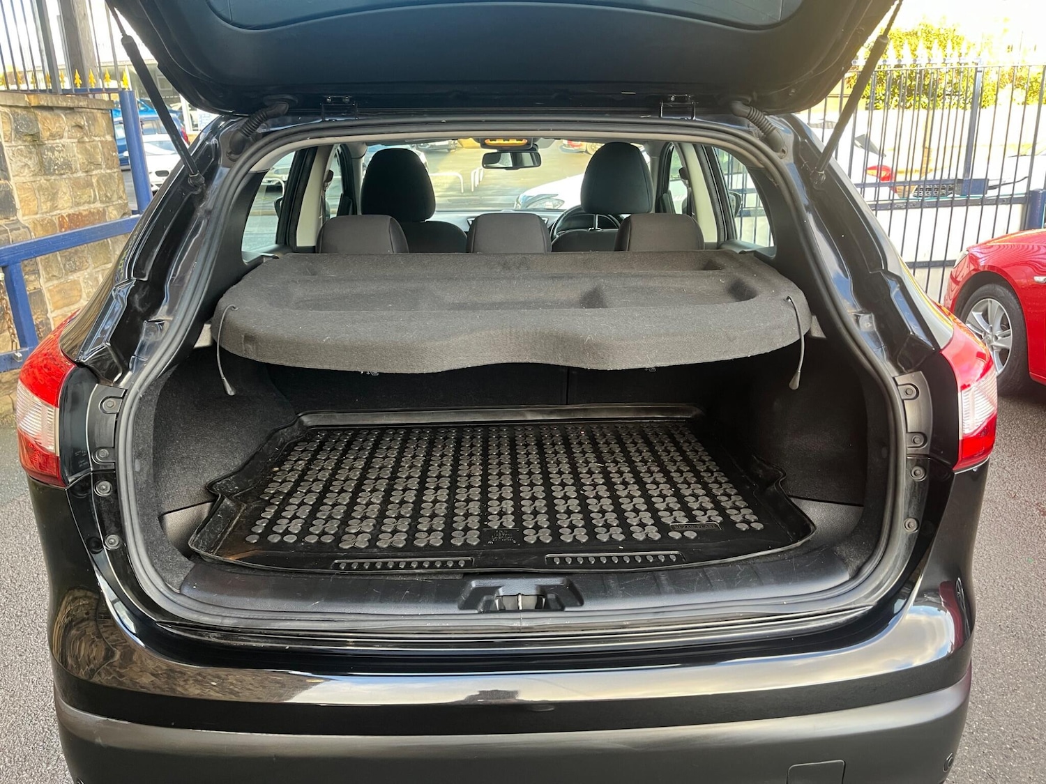 Used Nissan Qashqai 2014 for sale - 76728130: Photo 10