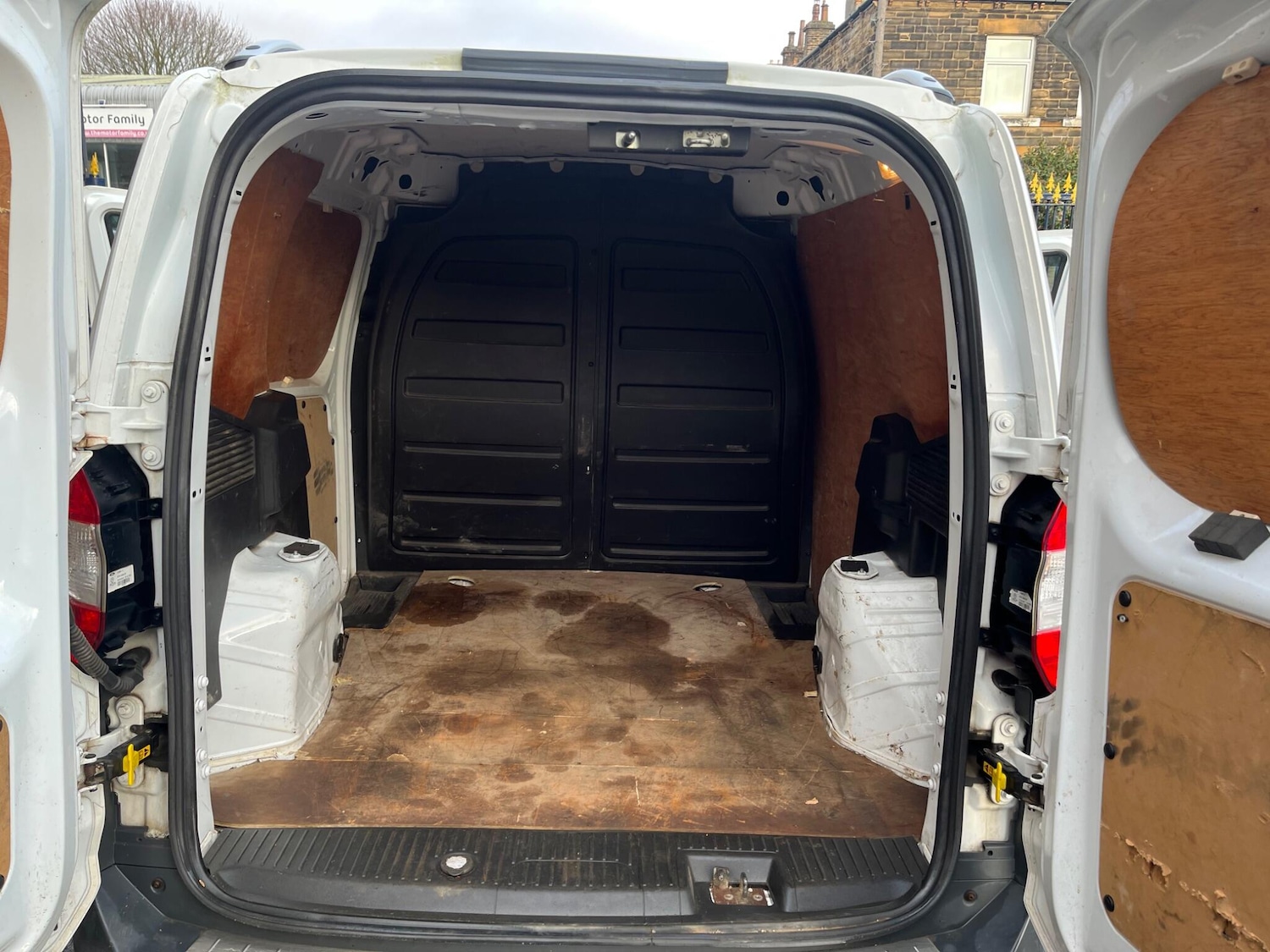 Used Ford Transit Courier 2018 for sale - 77278749: Photo 8