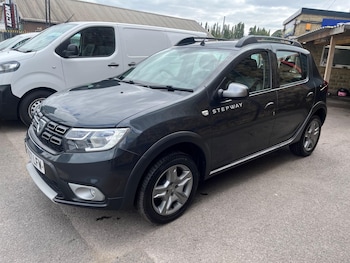 Used Dacia Sandero Stepway 2017 for sale - 75646982: Photo