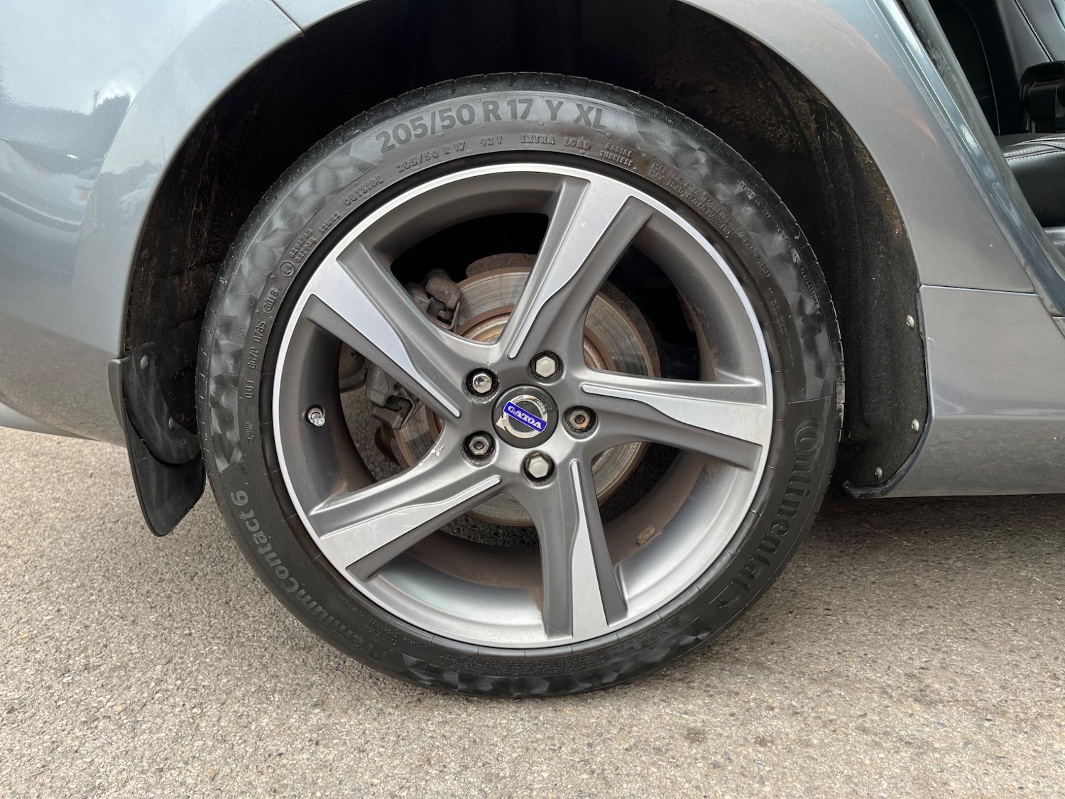 Used Volvo V40 2014 for sale - 77039805: Photo 14