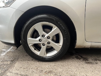 Used Toyota Auris 2010 for sale - 77425333: Photo