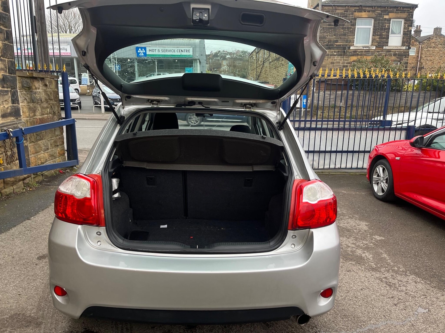 Used Toyota Auris 2010 for sale - 77425333: Photo 8