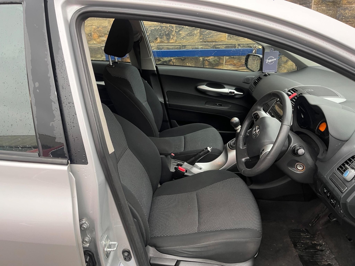 Used Toyota Auris 2010 for sale - 77425333: Photo 9