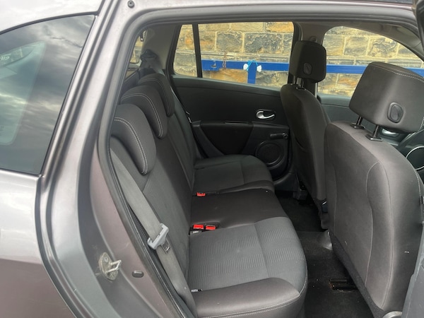 Used Renault Clio 2010 for sale - 76122323: Photo 13