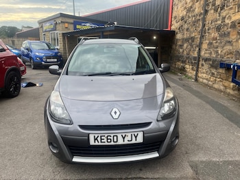 Used Renault Clio 2010 for sale - 76122323: Photo 2