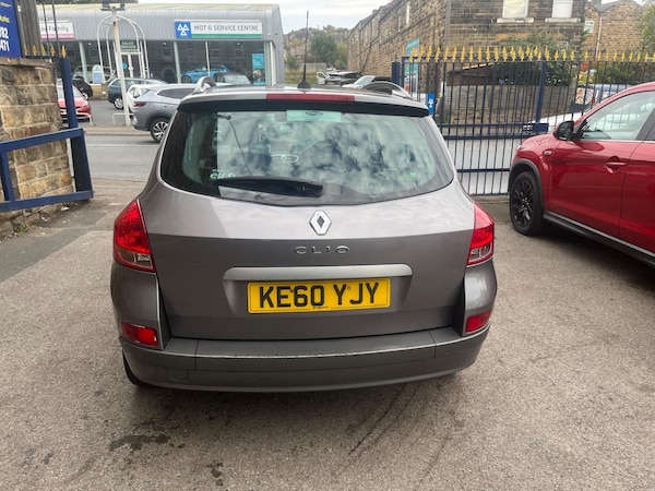 Used Renault Clio 2010 for sale - 76122323: Photo 5