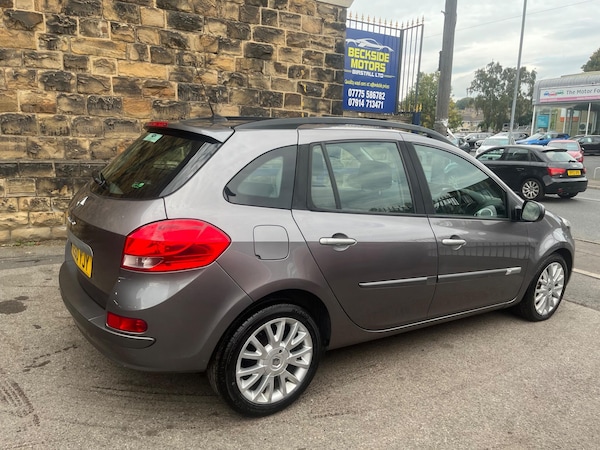 Used Renault Clio 2010 for sale - 76122323: Photo 8