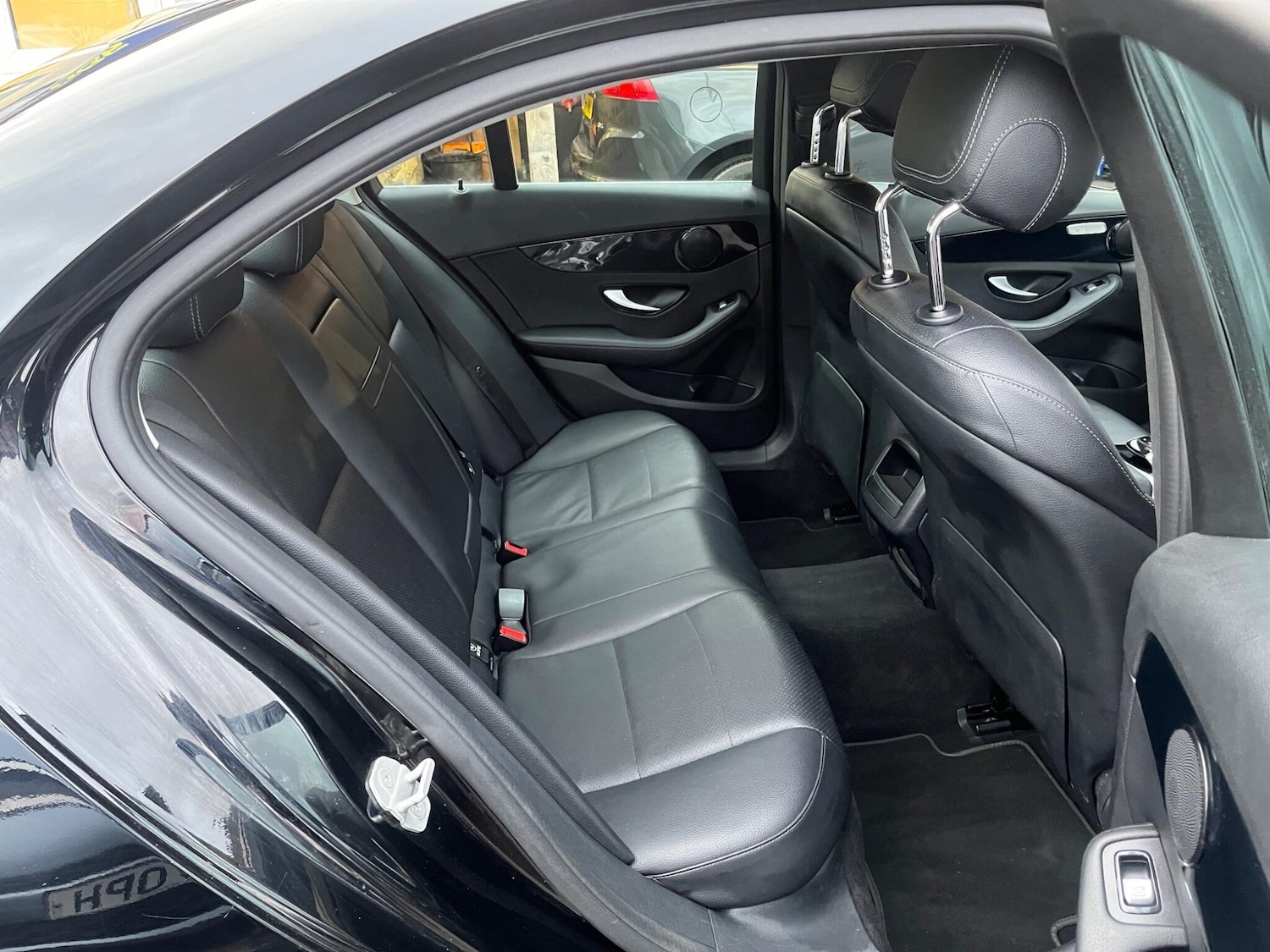 Used Mercedes-Benz C Class 2015 for sale - 76975471: Photo 11