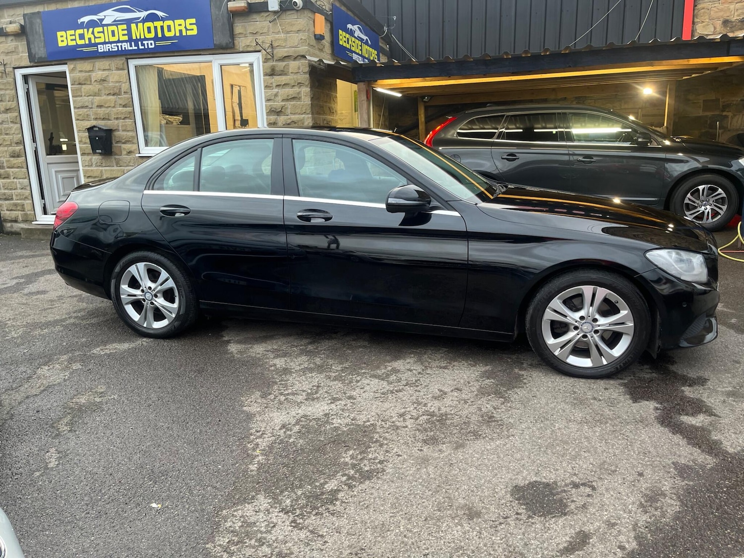 Used Mercedes-Benz C Class 2015 for sale - 76975471: Photo 2