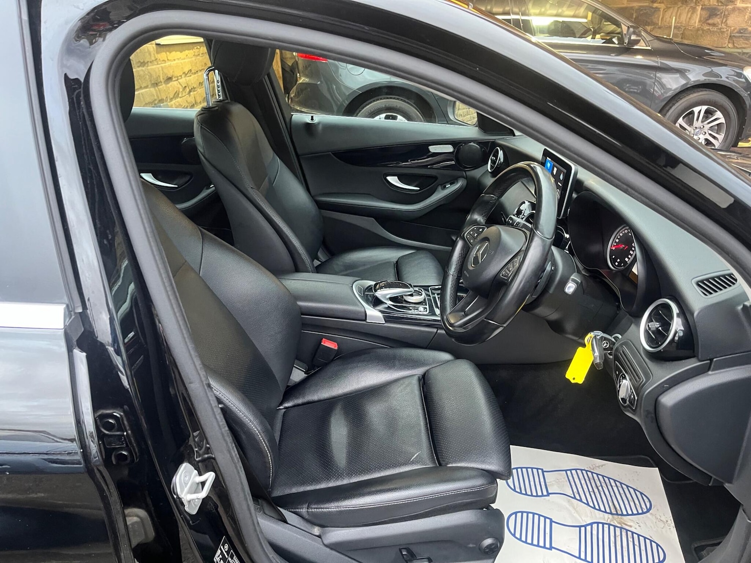 Used Mercedes-Benz C Class 2015 for sale - 76975471: Photo 9