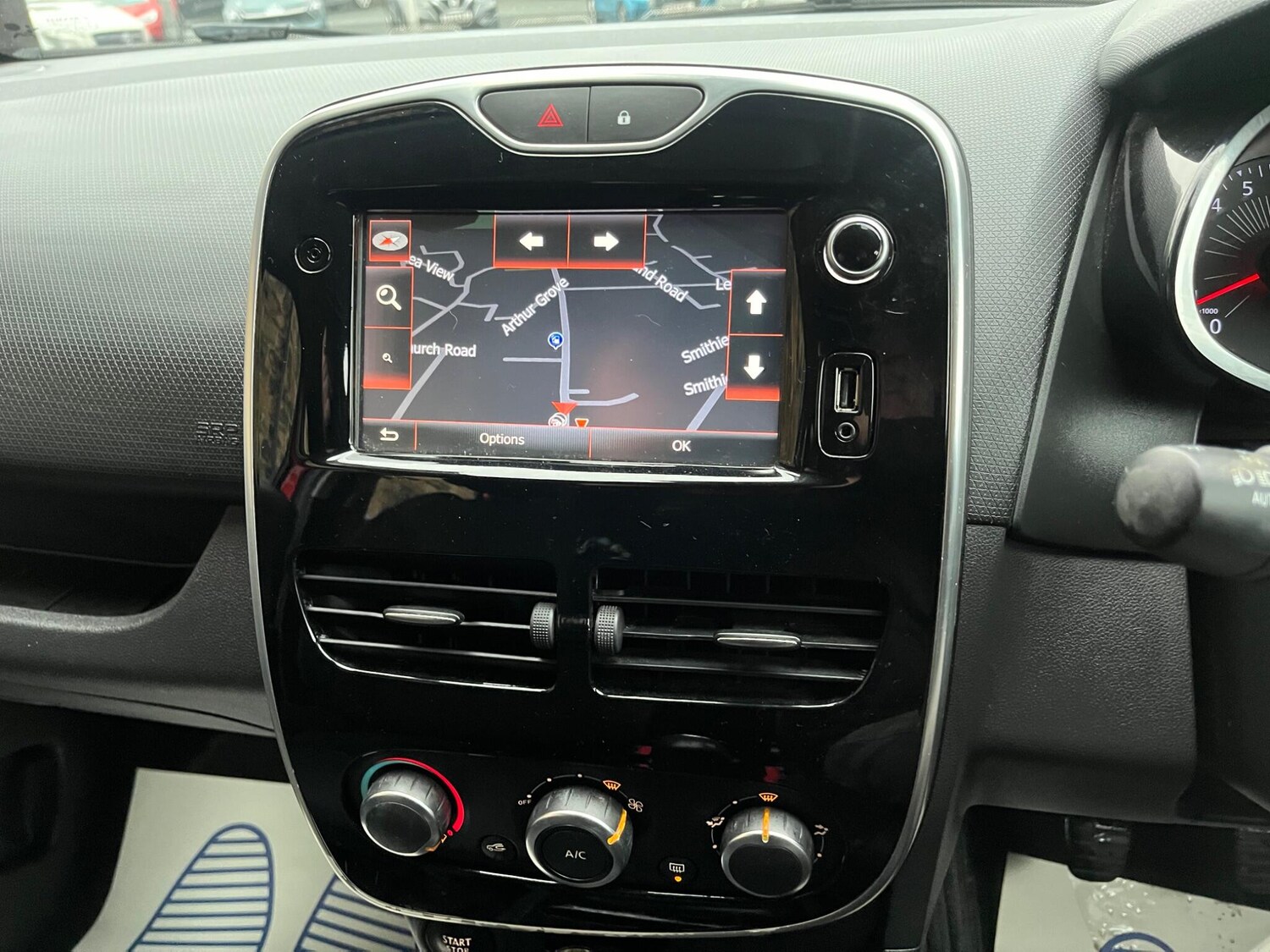 Used Renault Clio for sale - 77510927: Photo 17