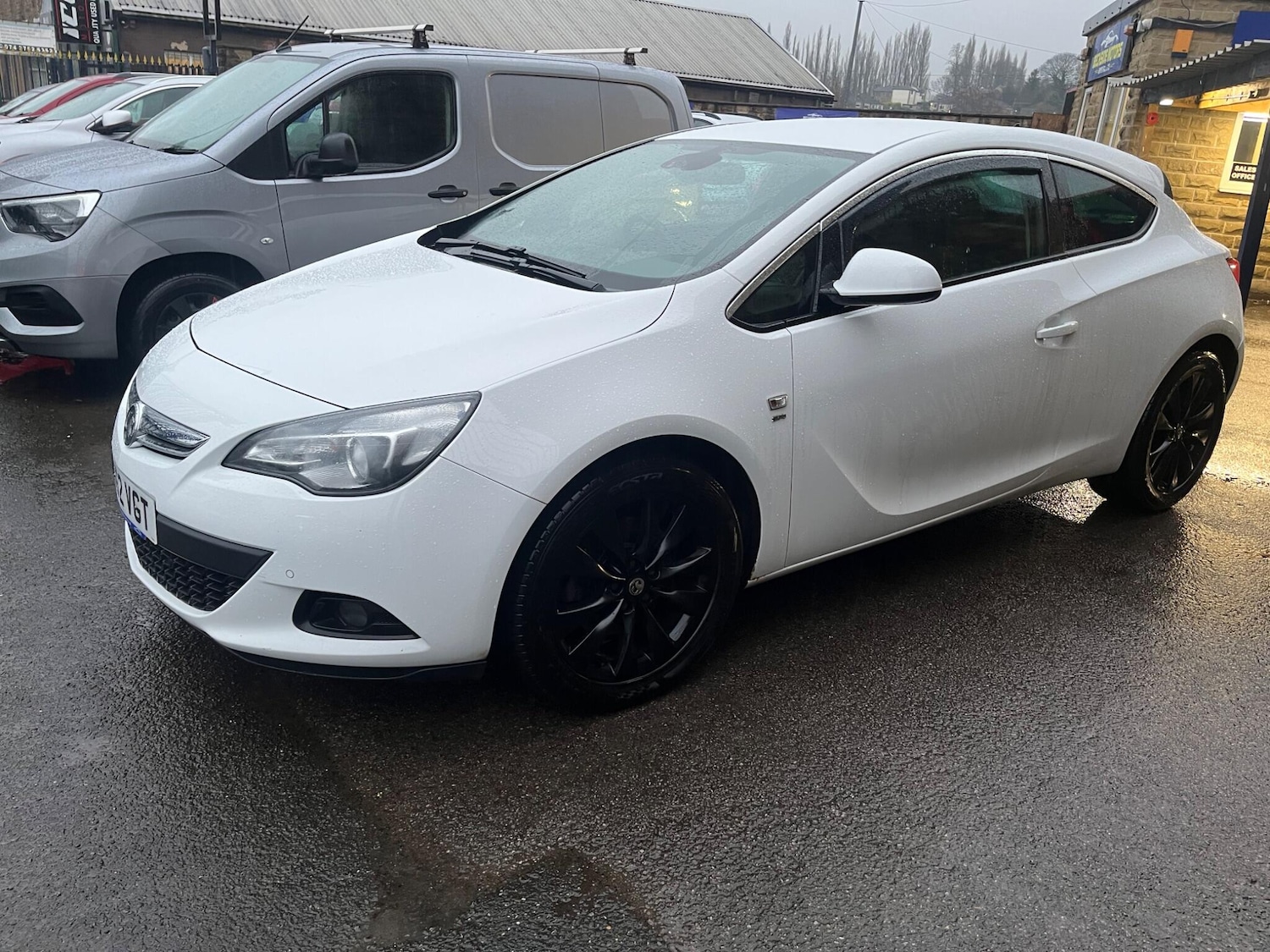 Used Vauxhall Astra GTC 2012 for sale - 76989120: Photo 3
