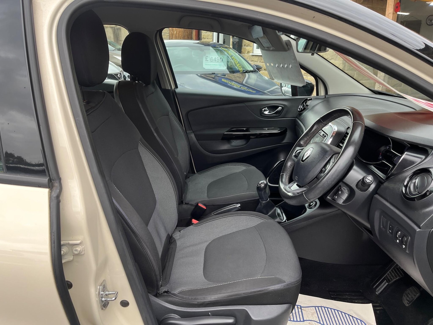 Used Renault Captur 2016 for sale - 76572013: Photo 10