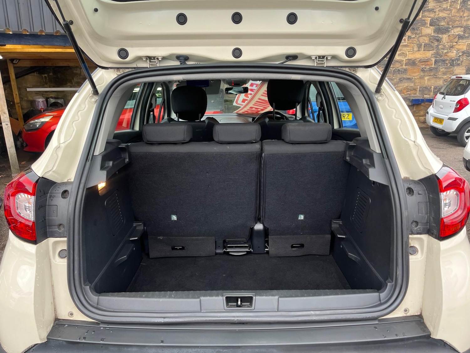 Used Renault Captur 2016 for sale - 76572013: Photo 12