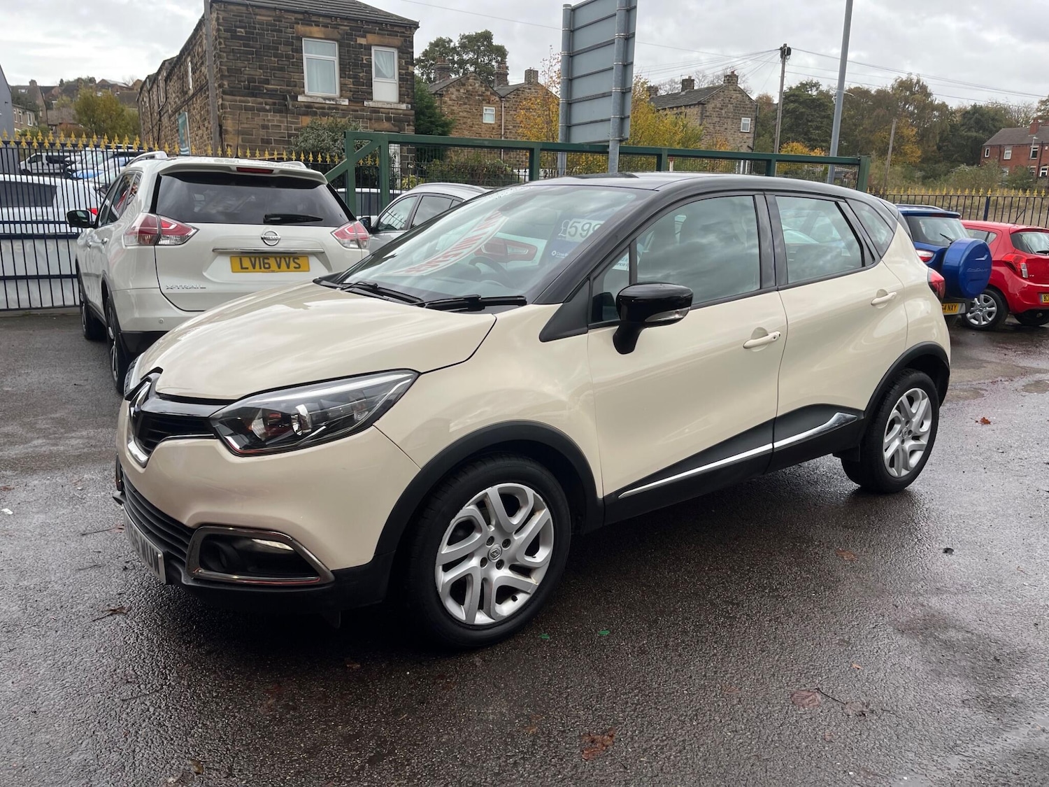 Used Renault Captur 2016 for sale - 76572013: Photo 2
