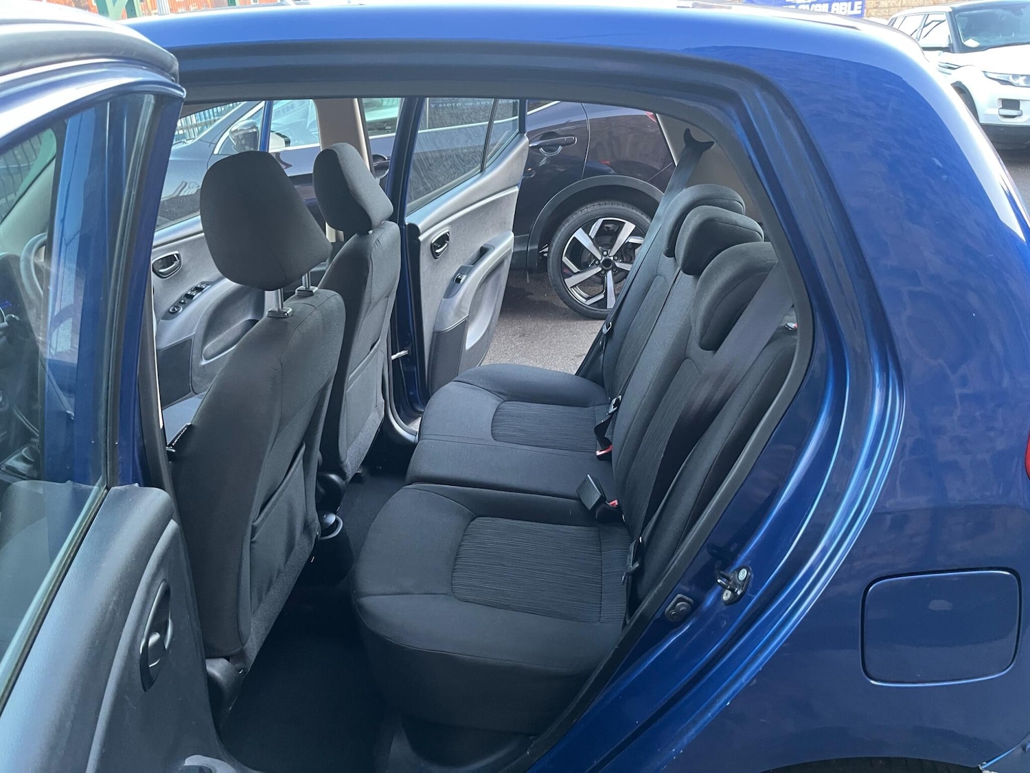 Used Hyundai i10 2013 for sale - 77215122: Photo 12