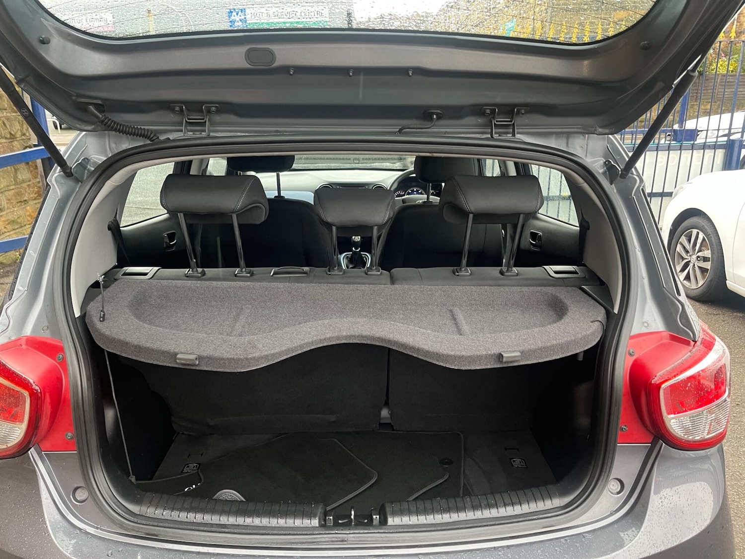 Used Hyundai i10 for sale - 77538104: Photo 9