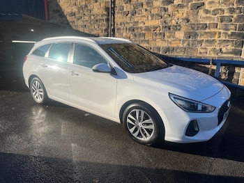 Used Hyundai i30 2018 for sale - 77120347: Photo
