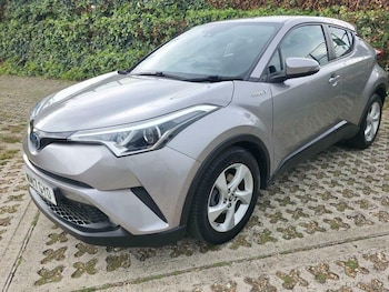 Used Toyota C-HR 2017 for sale - 75614342: Photo