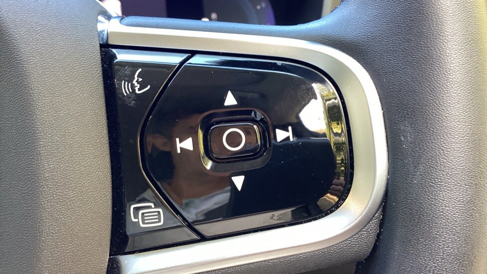 Used Volvo V60 2025 for sale - 78049010: Photo 11