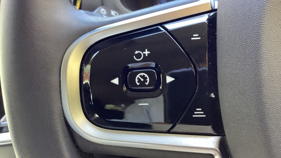 Used Volvo V60 2025 for sale - 78049010: Photo 12