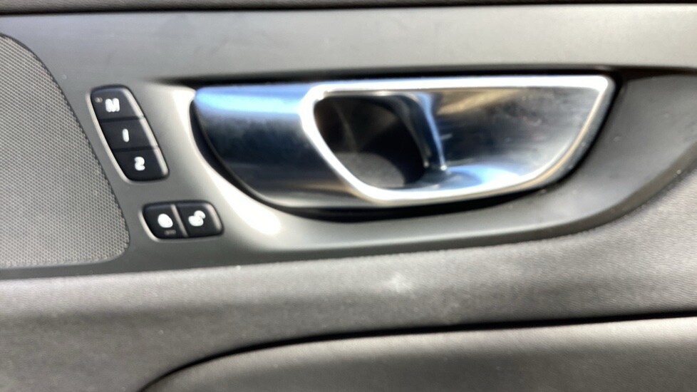 Used Volvo V60 2025 for sale - 78049010: Photo 16