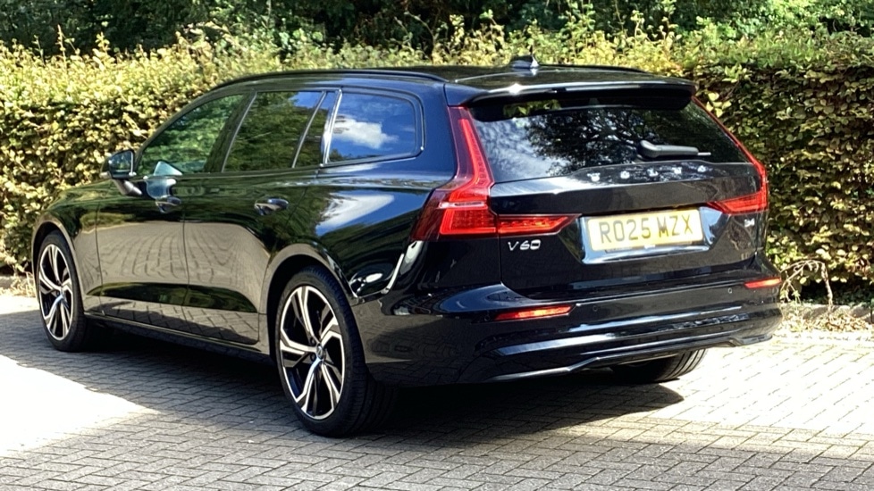 Used Volvo V60 2025 for sale - 78049010: Photo 2