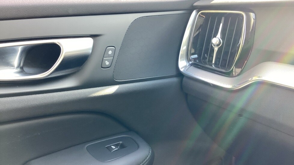 Used Volvo V60 2025 for sale - 78049010: Photo 20