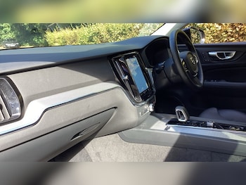 Used Volvo V60 2025 for sale - 78049010: Photo