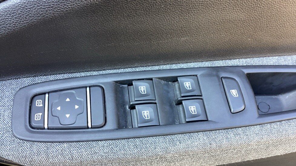 Used Renault Zoe 2020 for sale - 78049007: Photo 17