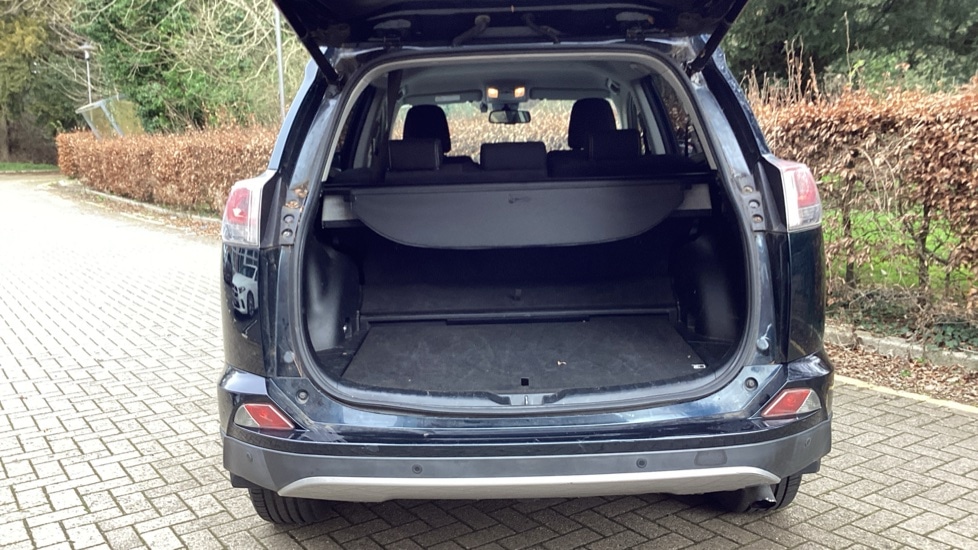 Used Toyota RAV4 2016 for sale - 78049006: Photo 8