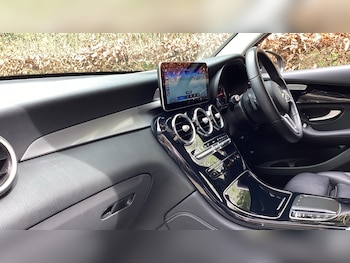 Used Mercedes-Benz GLC 2020 for sale - 78165750: Photo