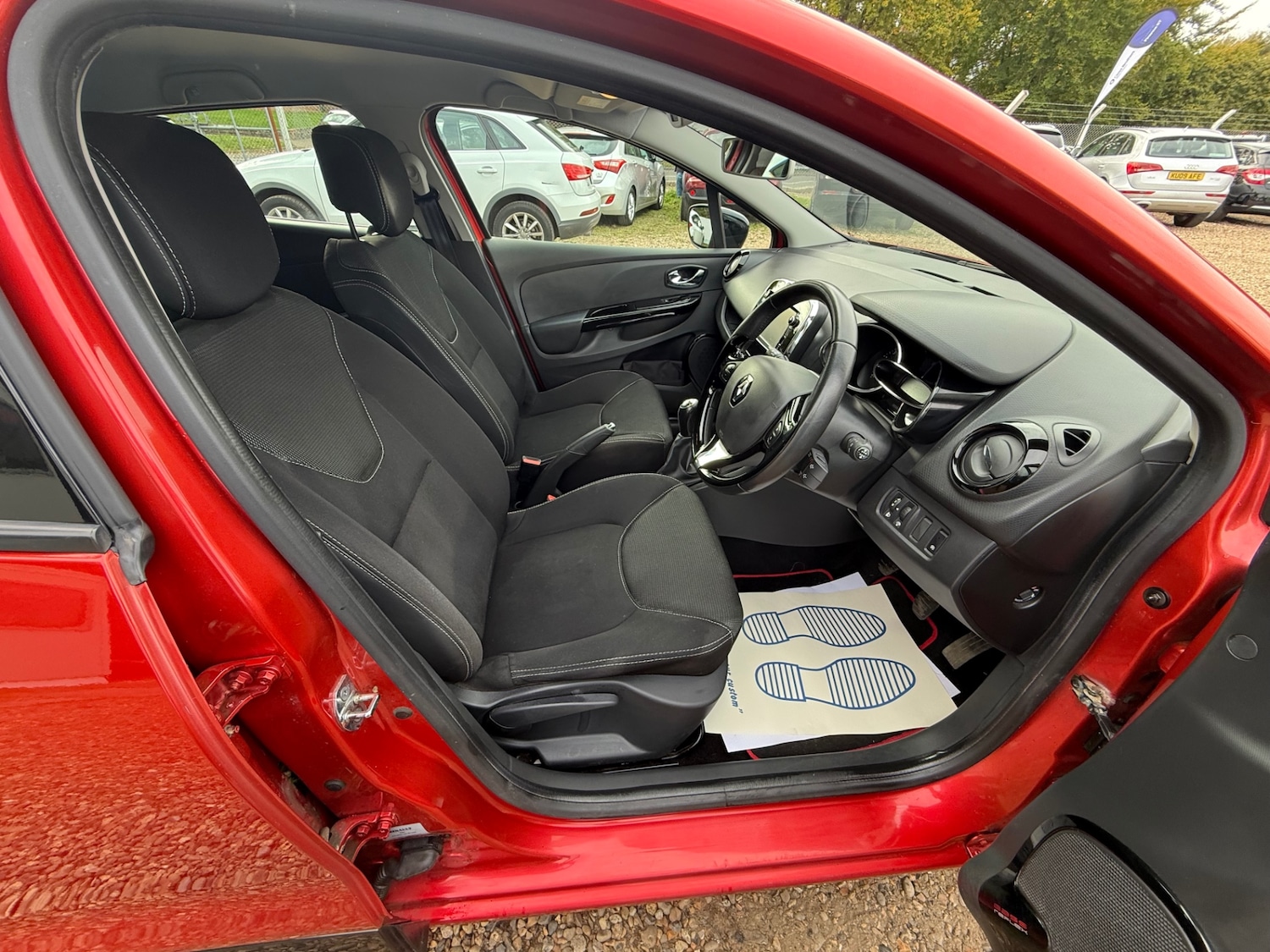 Used Renault Clio 2014 for sale - 76309906: Photo 9
