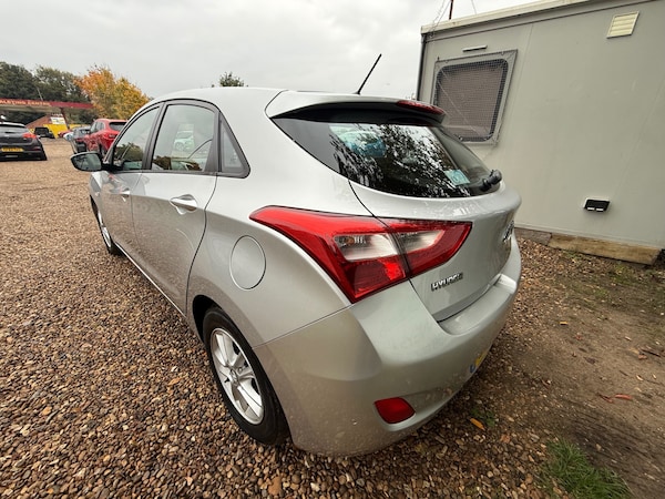 Used Hyundai i30 2014 for sale - 76302144: Photo 5