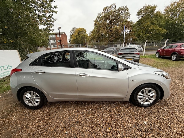 Used Hyundai i30 2014 for sale - 76302144: Photo 8