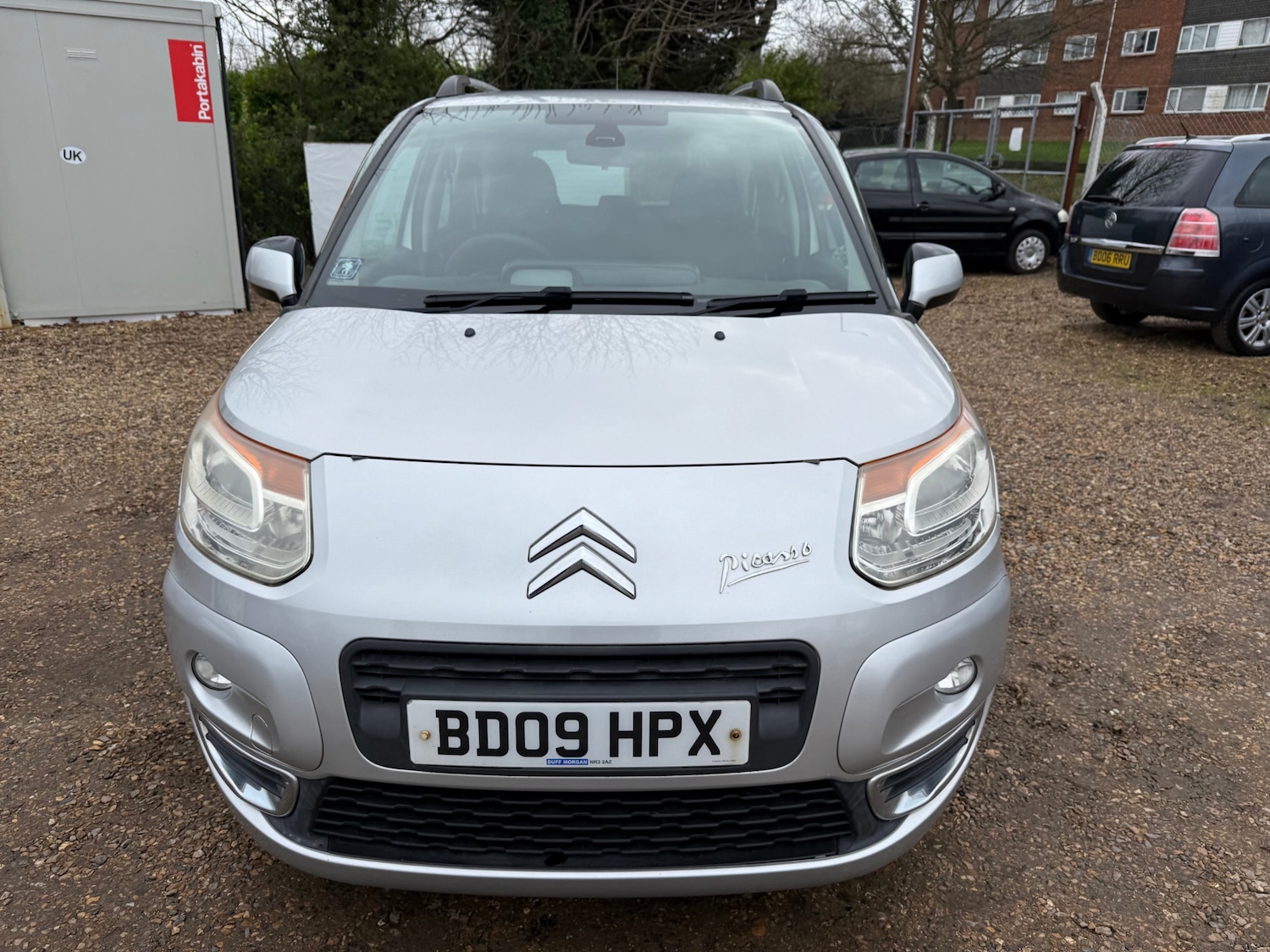 Used Citroen C3 Picasso 2009 for sale - 77676257: Photo 2