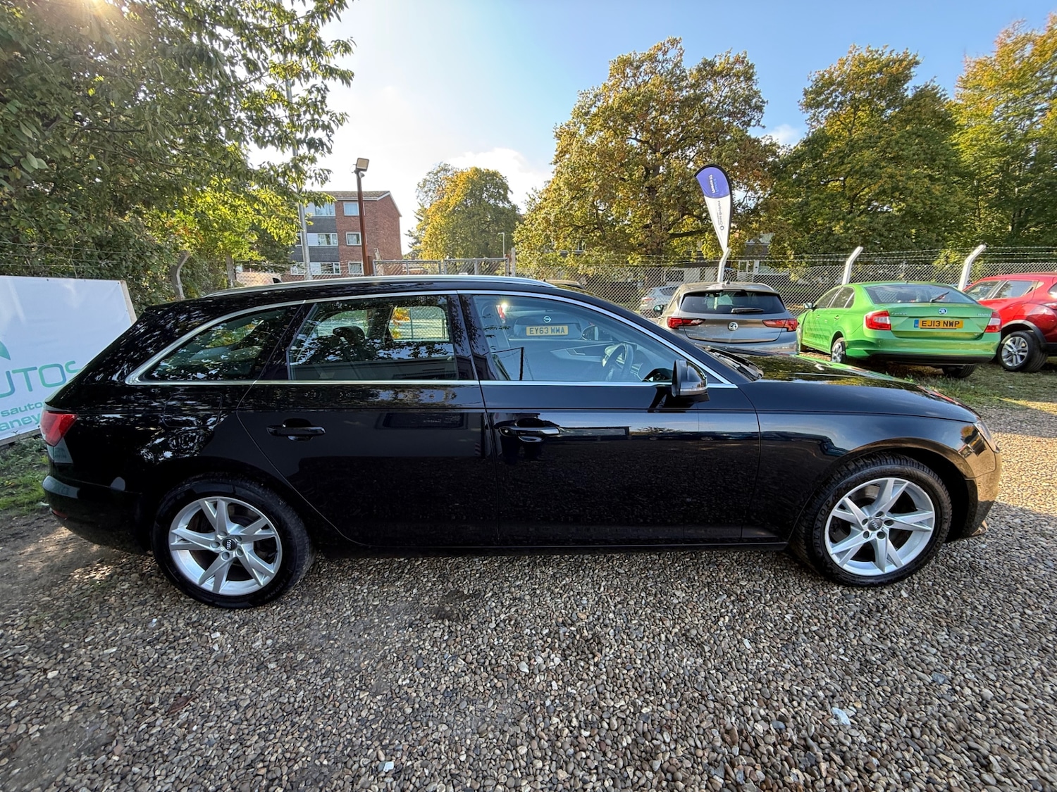 Used Audi A4 2017 for sale - 76252180: Photo 8