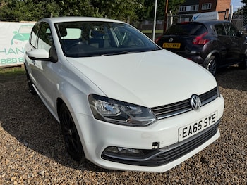 Used Volkswagen Polo 2015 for sale - 75511888: Photo