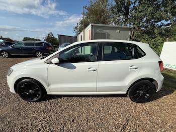 Used Volkswagen Polo 2015 for sale - 75511888: Photo