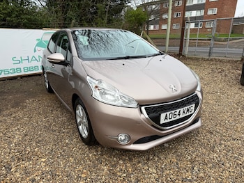 Peugeot - 208