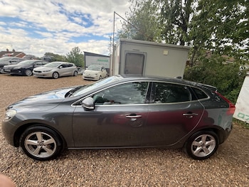 Used Volvo V40 2013 for sale - 78757390: Photo